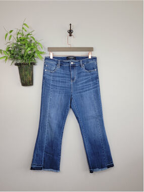 Liverpool 10 Hannah Crop Flare Jeans Medium Oakhurst Blue Frayed Hem Front Seam